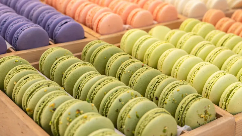 Macaron shells with ruffled feet